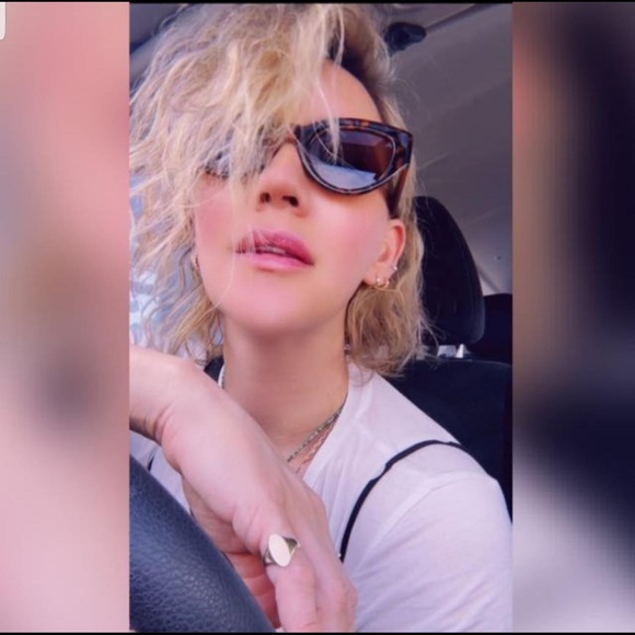 Meet your Posher, Jordana - Picture 1 of 1